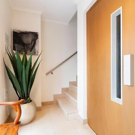 Exquisite Townhouse In Center- Private Garage & Terrace Apartment Lisbon