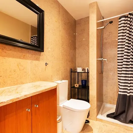 Exquisite Townhouse In Center- Private Garage & Terrace Apartment *