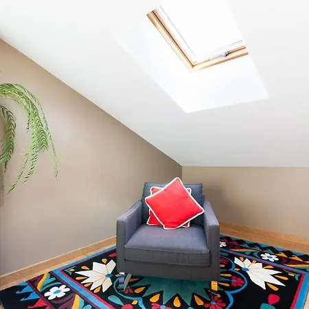 Exquisite Townhouse In Center- Private Garage & Terrace Apartment