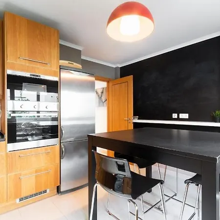 Exquisite Townhouse In Center- Private Garage & Terrace Apartment