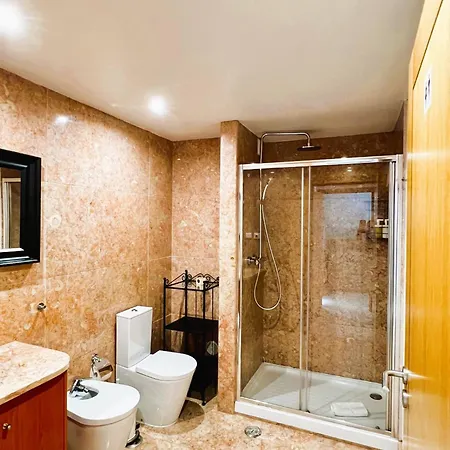 Exquisite Townhouse In Center- Private Garage & Terrace * Lisbon