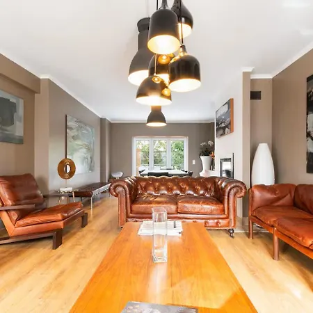 Apartment Exquisite Townhouse In Center- Private Garage & Terrace Lisbon