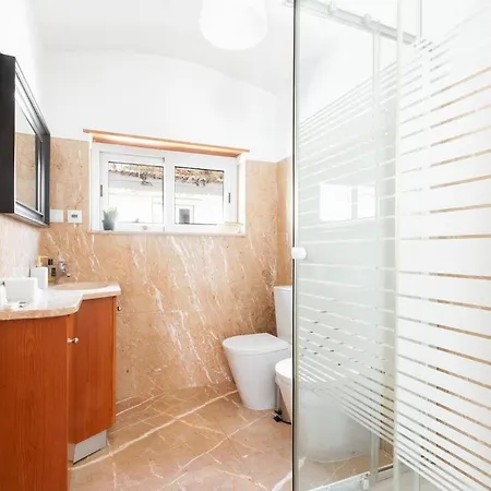 Apartament Exquisite Townhouse In Center- Private Garage & Terrace Lizbona