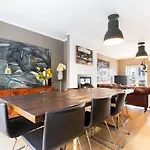 Exquisite Townhouse In Center- Private Garage & Terrace Lägenhet *