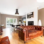 Exquisite Townhouse In Center- Private Garage & Terrace *