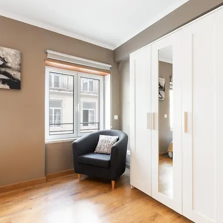 Exquisite Townhouse For 8 In Lisbon City Center Lisbon