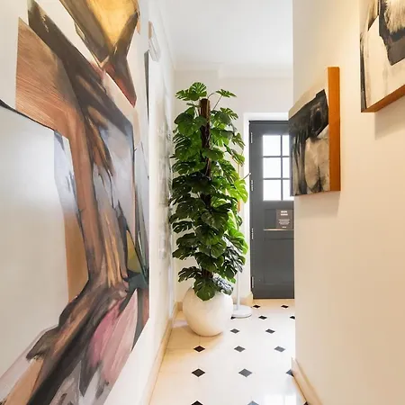 Exquisite Townhouse In Center- Private Garage & Terrace *