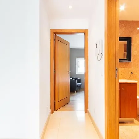 Exquisite Townhouse For 8 In Lisbon City Center Apartment *