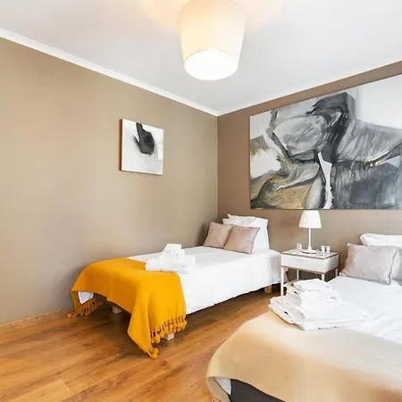 Exquisite Townhouse For 8 In Lisbon City Center