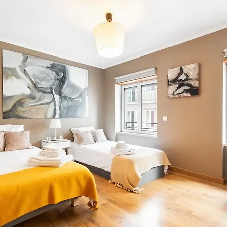 Exquisite Townhouse For 8 In Lisbon City Center Apartment