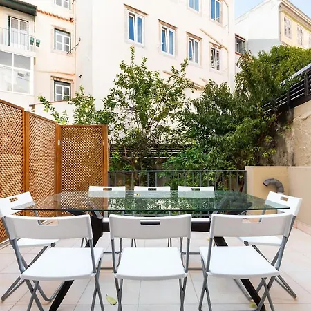 Apartment Exquisite Townhouse For 8 In Lisbon City Center
