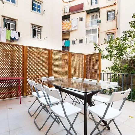 Exquisite Townhouse For 8 In Lisbon City Center *