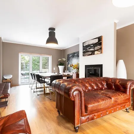 Exquisite Townhouse In Center- Private Garage & Terrace *