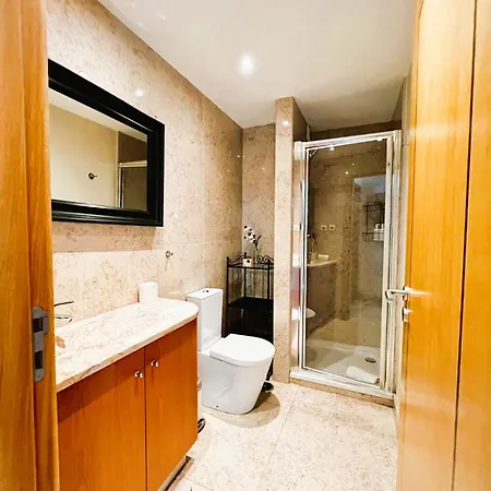 アパート Exquisite Townhouse In Center- Private Garage & Terrace *
