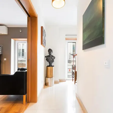 アパート Exquisite Townhouse In Center- Private Garage & Terrace リスボン