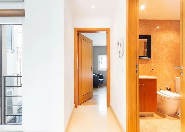 Exquisite Townhouse For Up To 8 In Center Lägenhet *