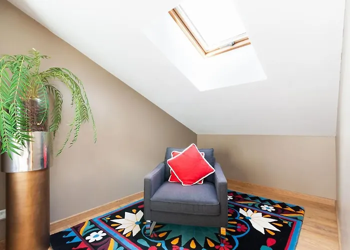 Exquisite Townhouse For Up To 8 In Center Lägenhet