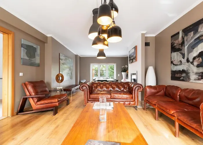 Exquisite Townhouse For Up To 8 In Center Lägenhet *