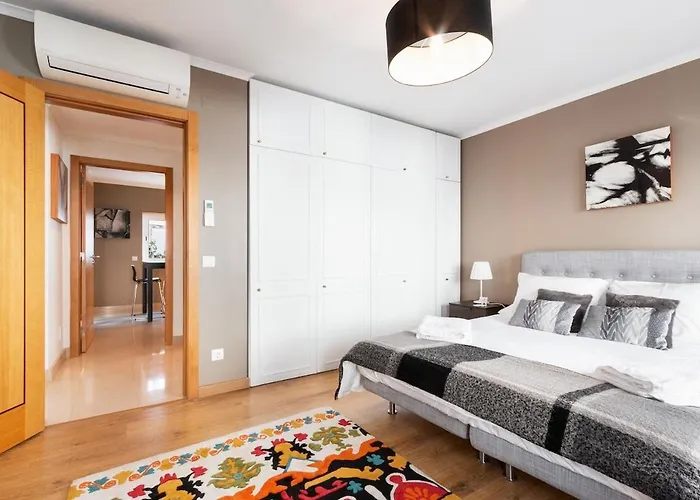 Exquisite Townhouse For Up To 8 In Center * Lisboa