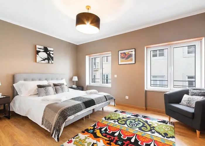 Lägenhet Exquisite Townhouse For Up To 8 In Center