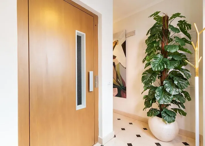 Lägenhet Exquisite Townhouse For Up To 8 In Center Lisboa