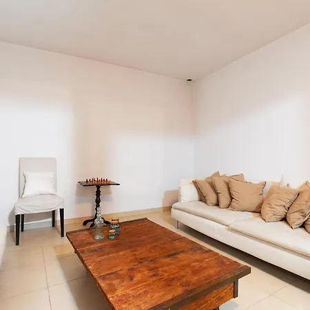 Exquisite Townhouse In Center- Private Garage & Terrace Appartamento *