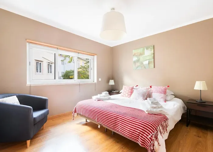 Exquisite Townhouse For Up To 8 In Center Apartamento Lisboa
