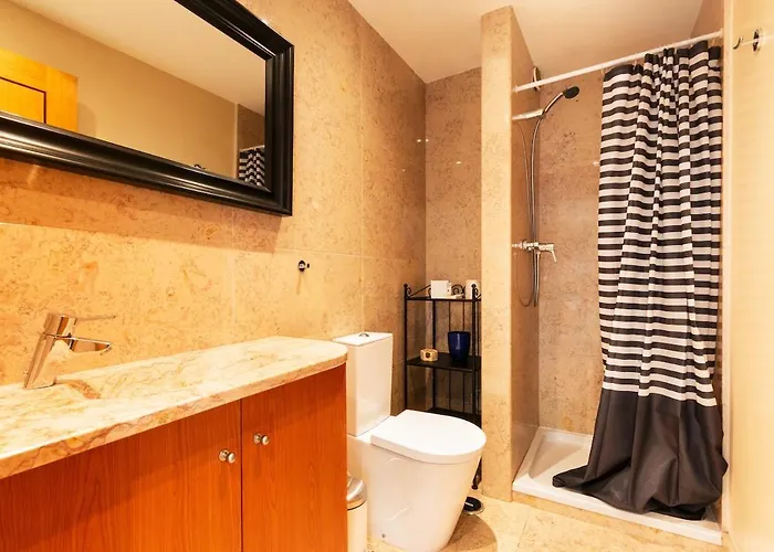 Exquisite Townhouse For Up To 8 In Center Apartamento *