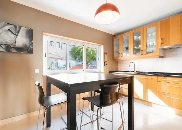 Exquisite Townhouse For Up To 8 In Center Lisboa