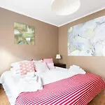 Apartment Exquisite Townhouse In Center- Private Garage & Terrace