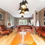 Exquisite Townhouse In Center- Private Garage & Terrace Apartment *