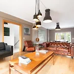 Exquisite Townhouse In Center- Private Garage & Terrace Apartment Lissabon