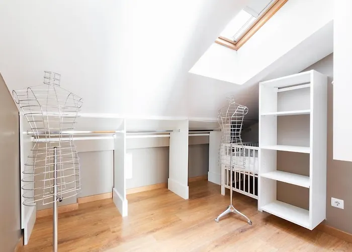 公寓 Exquisite Townhouse For Up To 8 In Center *